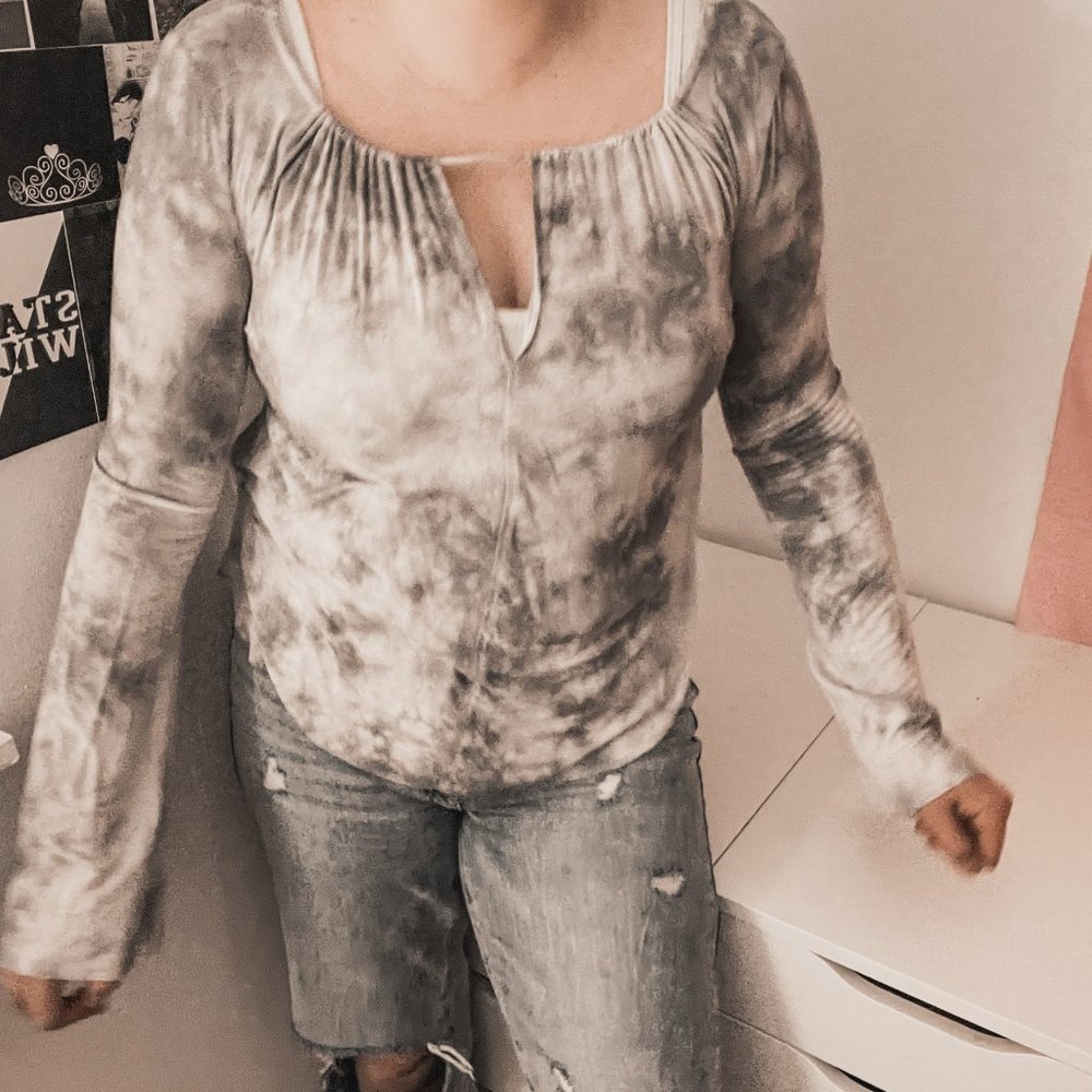 American Eagle // Wide Sleeve